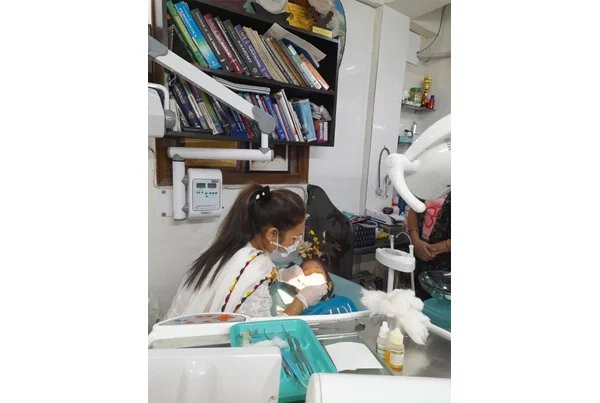 Vardan Dental Clinic treatment room